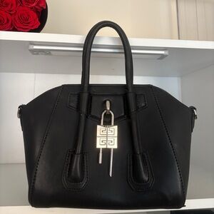 Elegant Black Handbag with Silver Accent